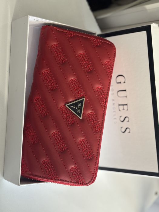 Дамско портмоне Guess