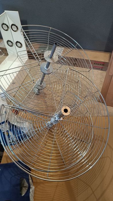 Механизъм - въртяща се кошница за кухненски ъглов шкаф