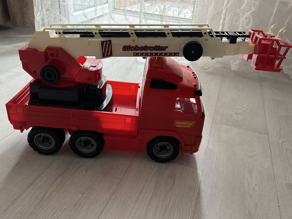 Продам машинку пожарную