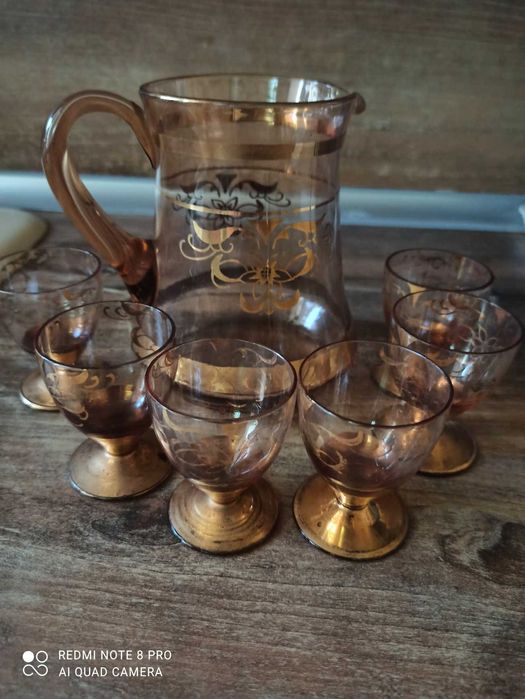 Красив ретро сервиз чаши с кана със златен кант