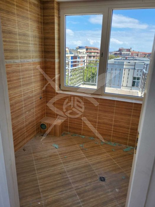 Продава се Многостаен апартамент в Поморие - 200 кв.м за 1000 €/кв.м - Снимка #16