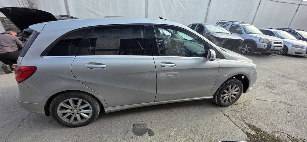 Dezmembrez Mercedes B-Class w246 1.8 CDI  transmisie automata ,an 2012
