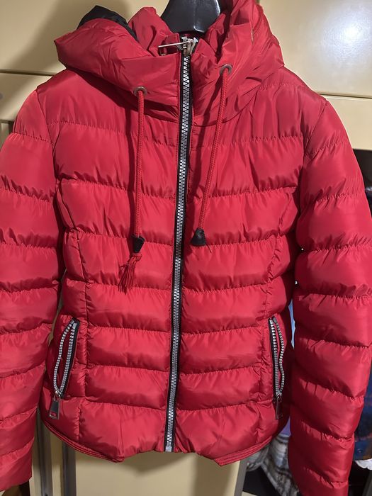 Червето зимно яке