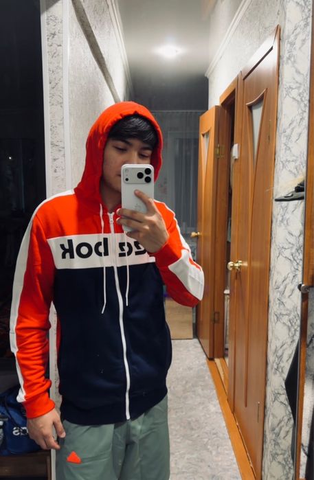 продам Reebok кофту