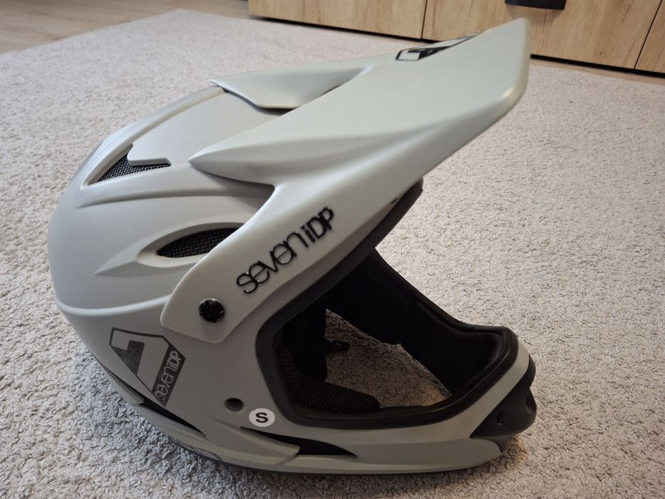 Casca downhill SEVEN