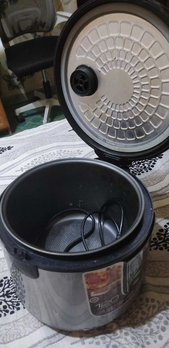 Мультиварка Redmond RMC-21