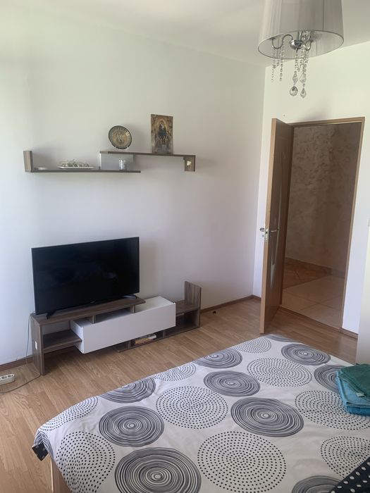 Inchiriez apartament selimbar