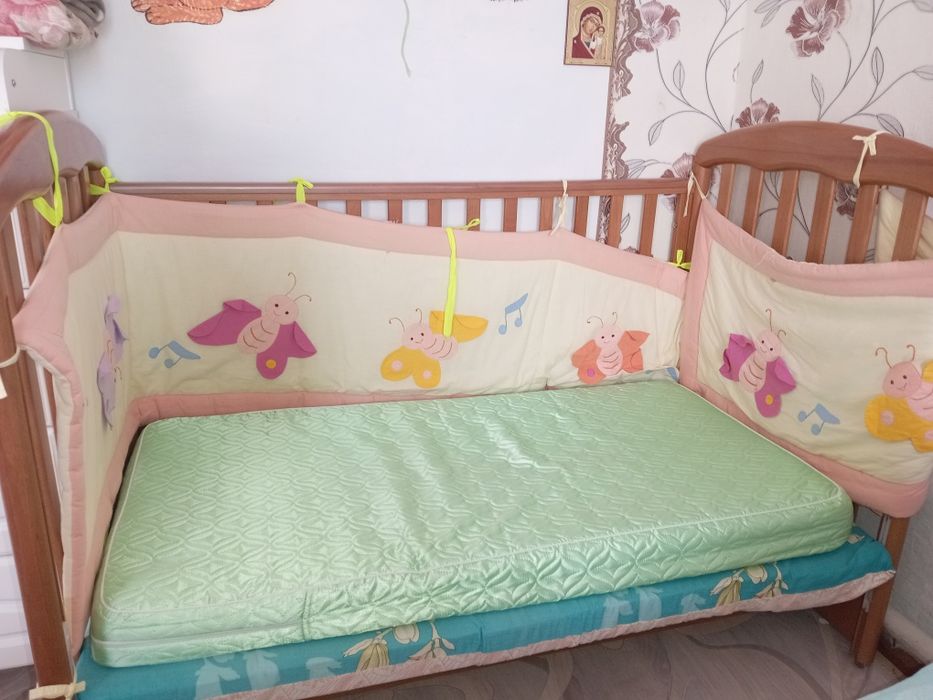 Детская кроватка качалка
