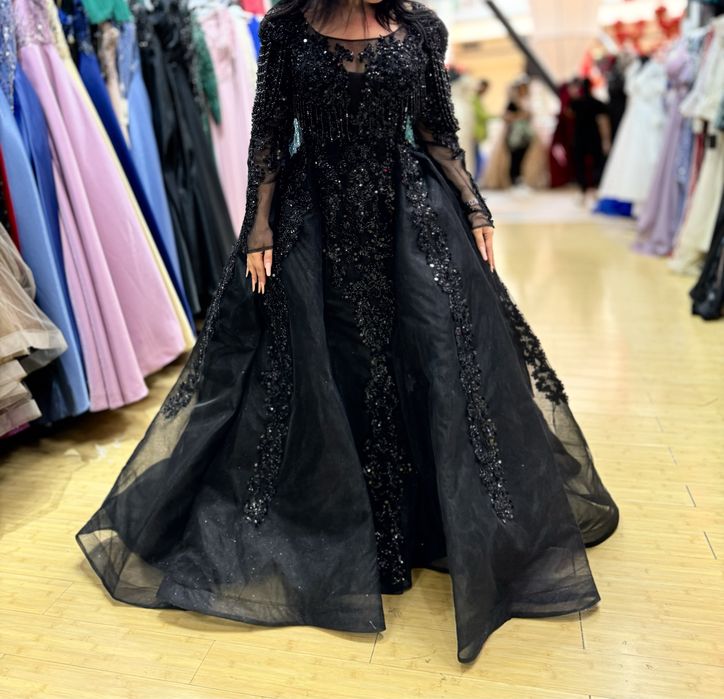 Rochie neagră cu corset