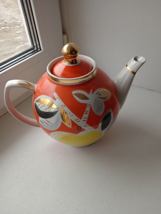 Три разных чайника