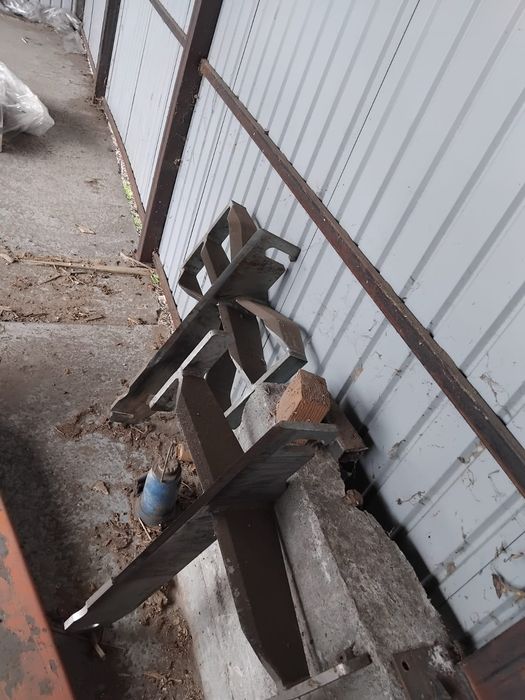 Linie taiere si despicare lemn titan 40-20 producator Uniforest