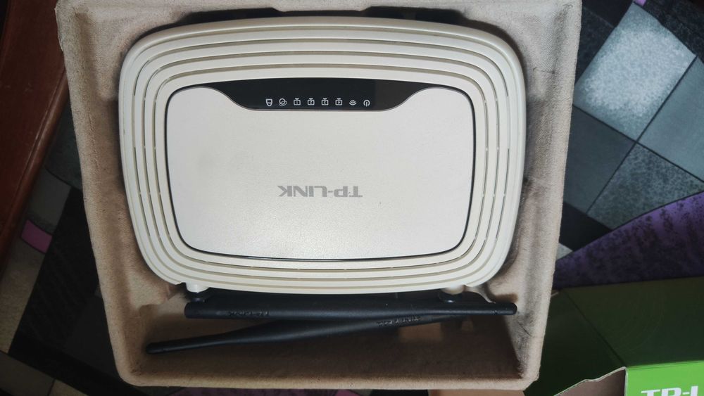 Рутери - TP-LINK TL-WR841N и Huawei HG532e