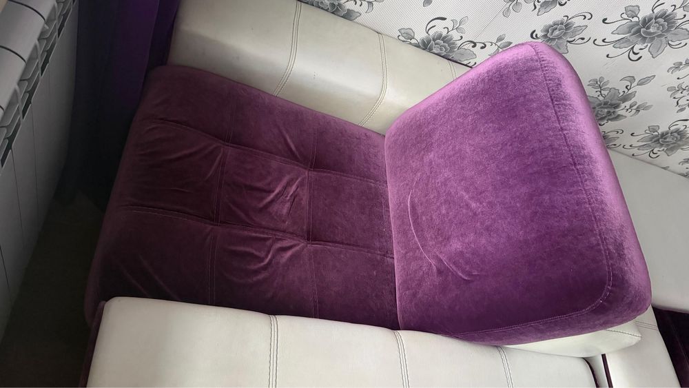 Продается диван и два кресла