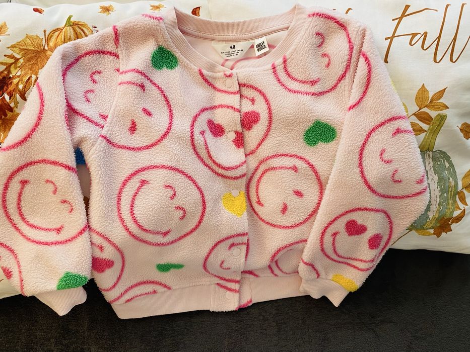 Cardigan din pluș Smiley World, H&M, marimea 122/128cm