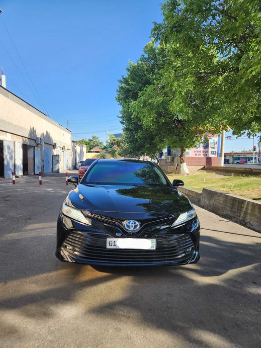 Toyota Camry Gibrid 2021