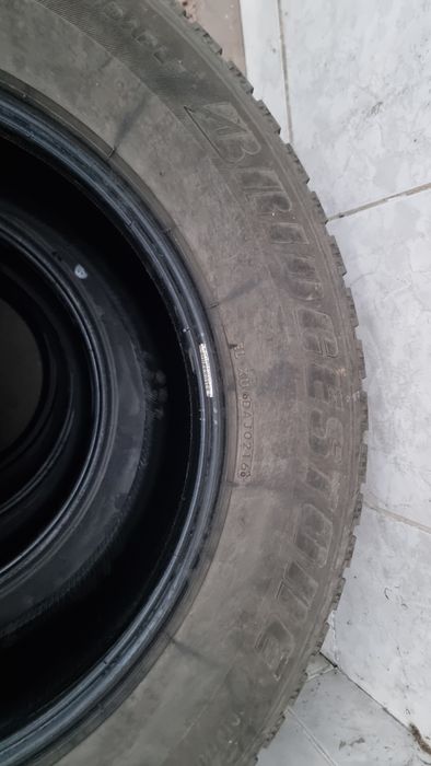 Продам шины Bridgestone 285/60r18