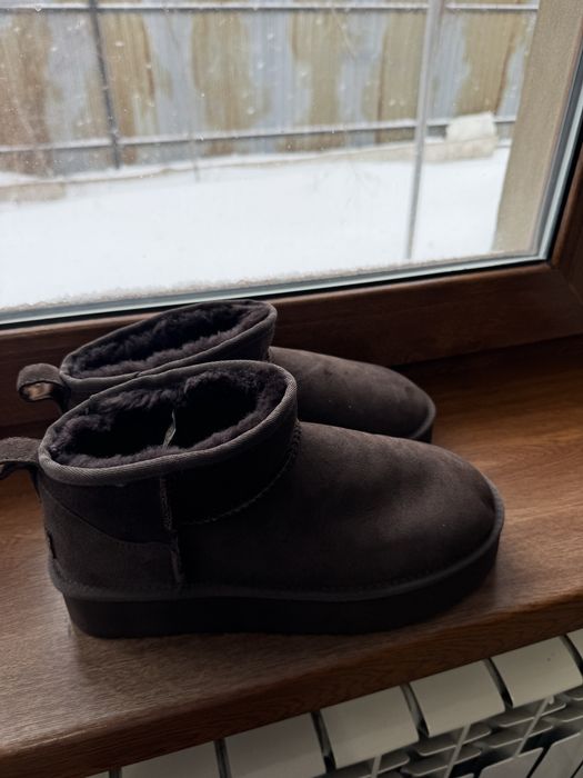 Продам Уги женские