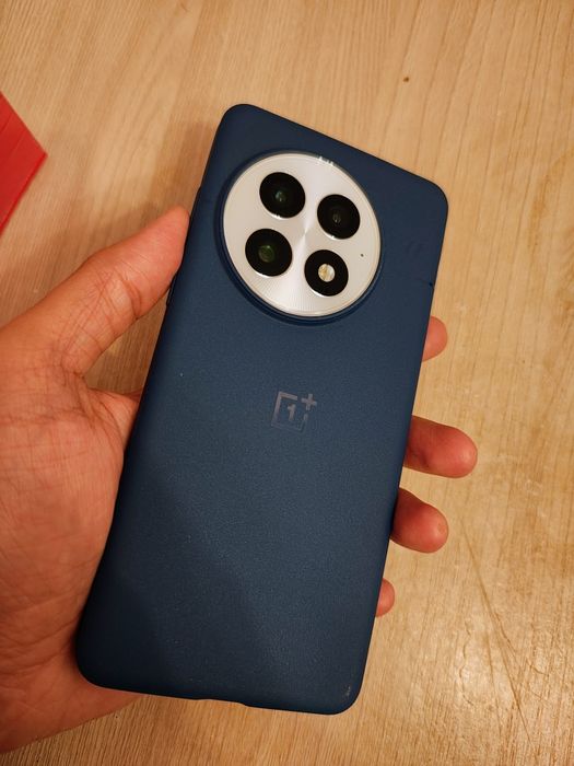 Продам Oneplus 13 на 1тб