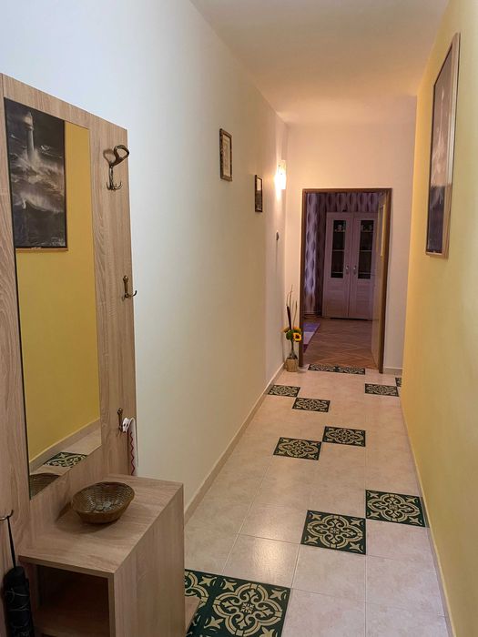 Продава се Тристаен апартамент в Ямбол, Васил Левски - 90 кв.м за 1456 €/кв.м - Снимка #9