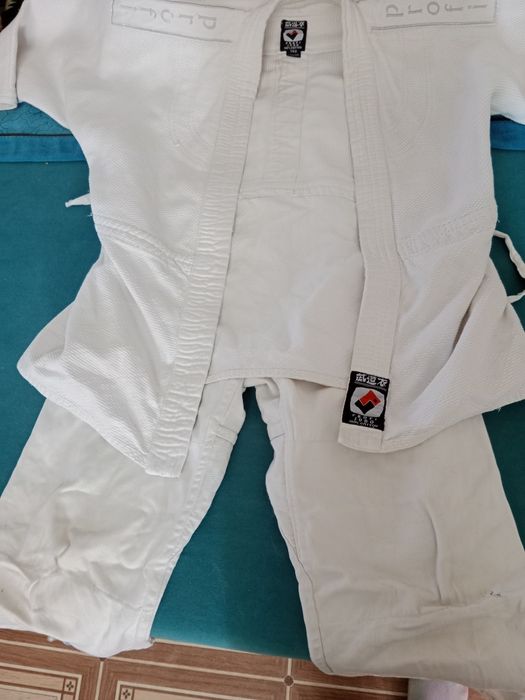 Кимоно Профи белое 140