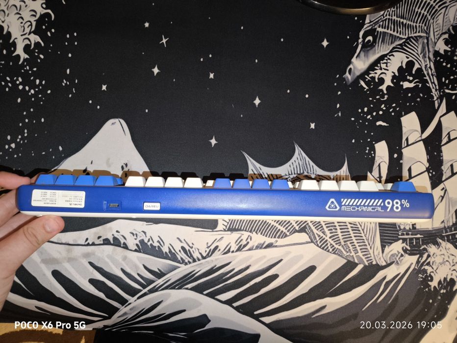 Продам клавиатуру Dareu A98