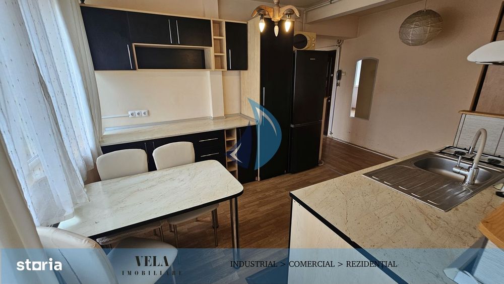 Apartament 3 camere, Cornisa