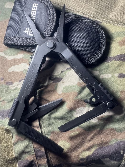 Gerber negru cu husa