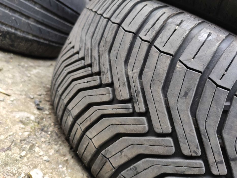 2бр Всесезонни гуми 215 55 17 - Michelin