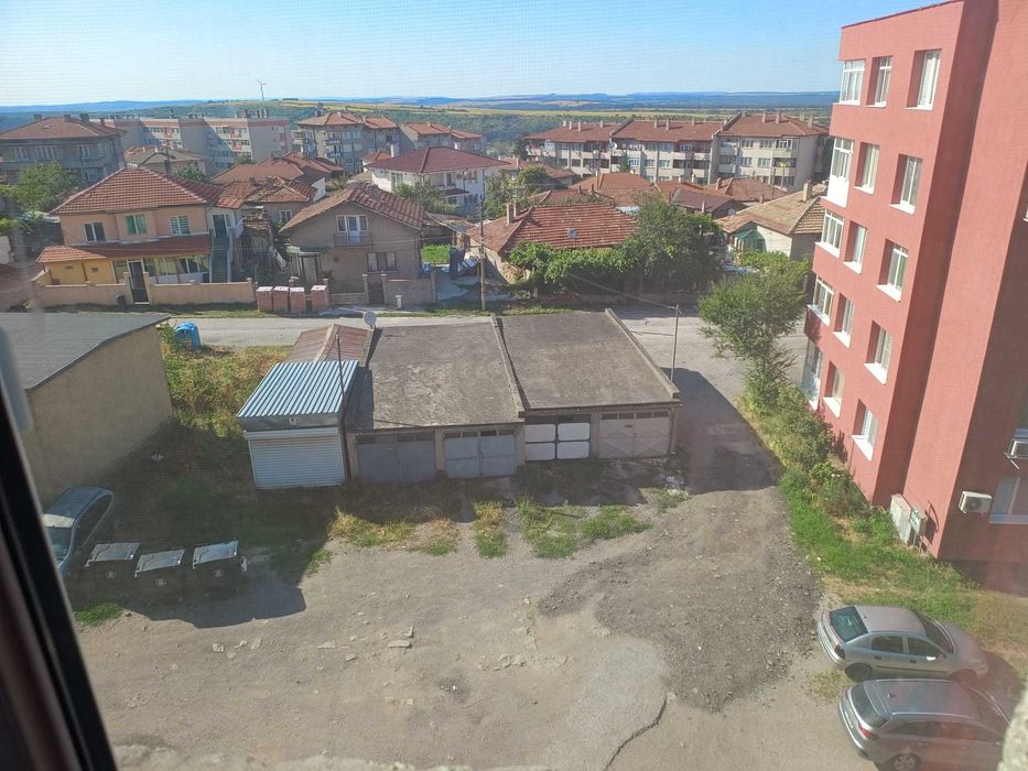 ТРИСТАЕН обзаведен апартамент, гр. Омуртаг