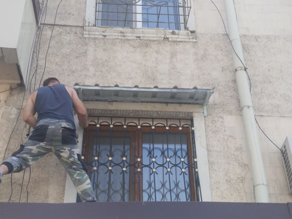 Установка роликов для белья . Козырьки  на окна