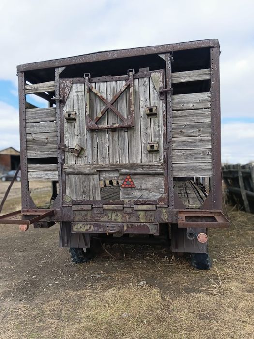 Продам скотовоз.
