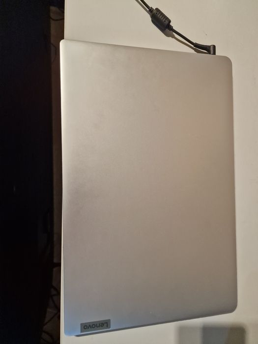 Laptop Lenovo Ryzen 5