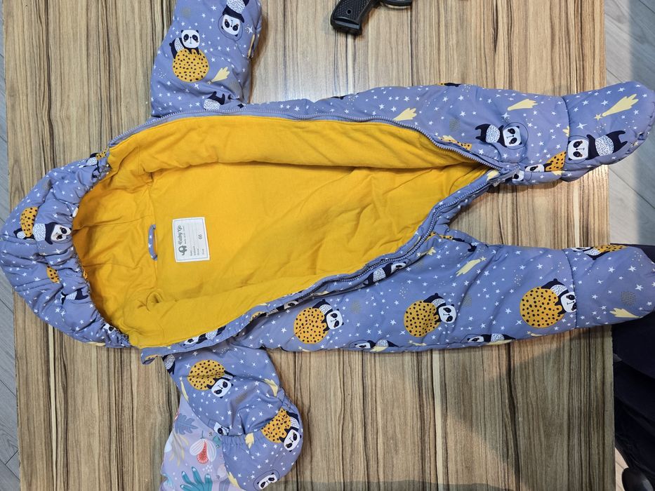 Продам детские комбинезоны весна/осень