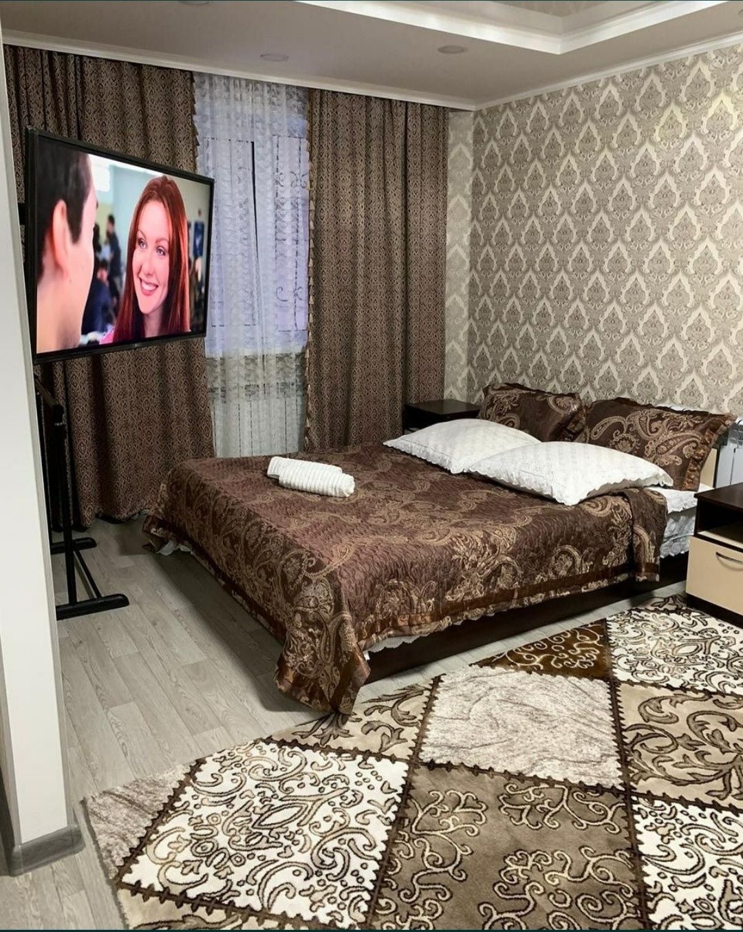 Аренда караганда. Квартиры в Караганде. Квартира в центре Караганды. Квартира по часовой оплате. Абдирова дом 36 Караганда.
