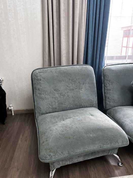 продам диван с двуми креслами