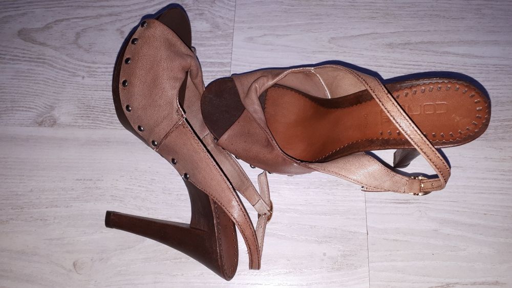 Saboti maro. Mărime 38. Sunt noi