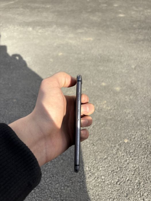 Продам айфон 8 б/у