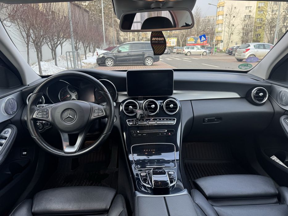 De vanzare Mercedes C Klass C350e Plug in Hybrid 2017 ExxtrA full PANO/HUD/PERNE Hibrid