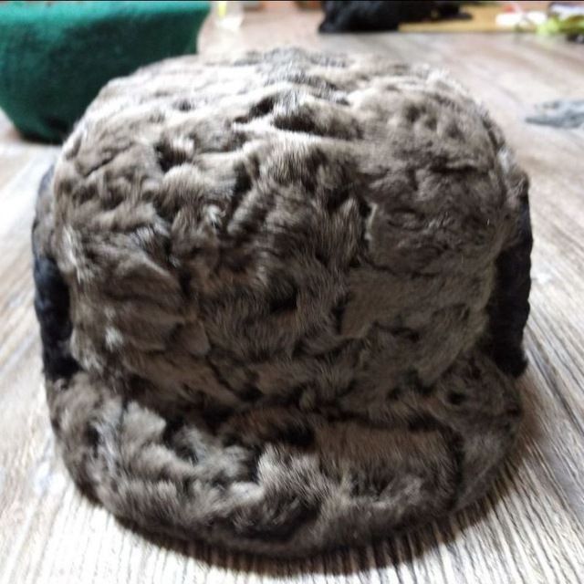 Нурота каракулчаси табий тоза қарақулча терисидан тикилган ҳархел