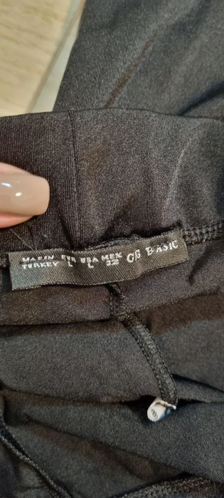 Colanți scurti negri noi