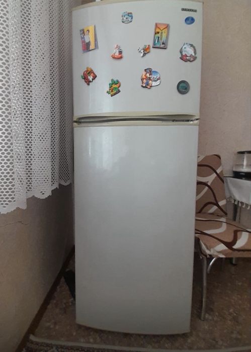 Холодильник Samsung