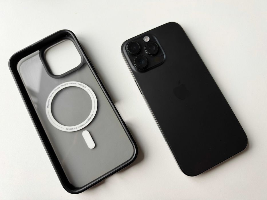 iPhone 16 Pro Max, Black Titanium с оставаща 1 година гаранция