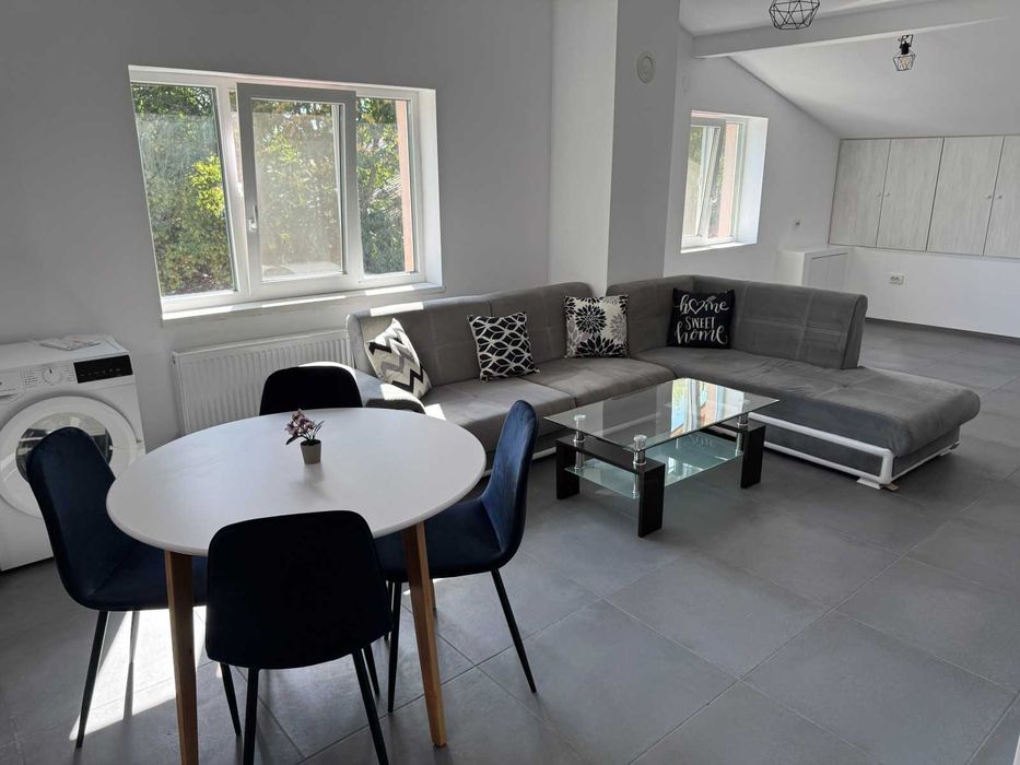 Дава се под наем Етаж от къща в София, Център - 90 кв.м за 667 € - Снимка #1