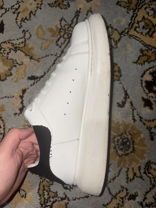 Alexander McQueen de vanzare