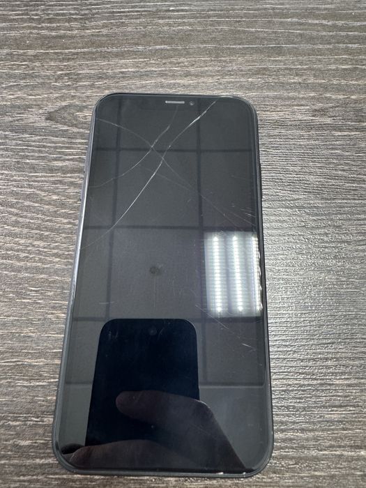 Продам iPhone XR 64GB