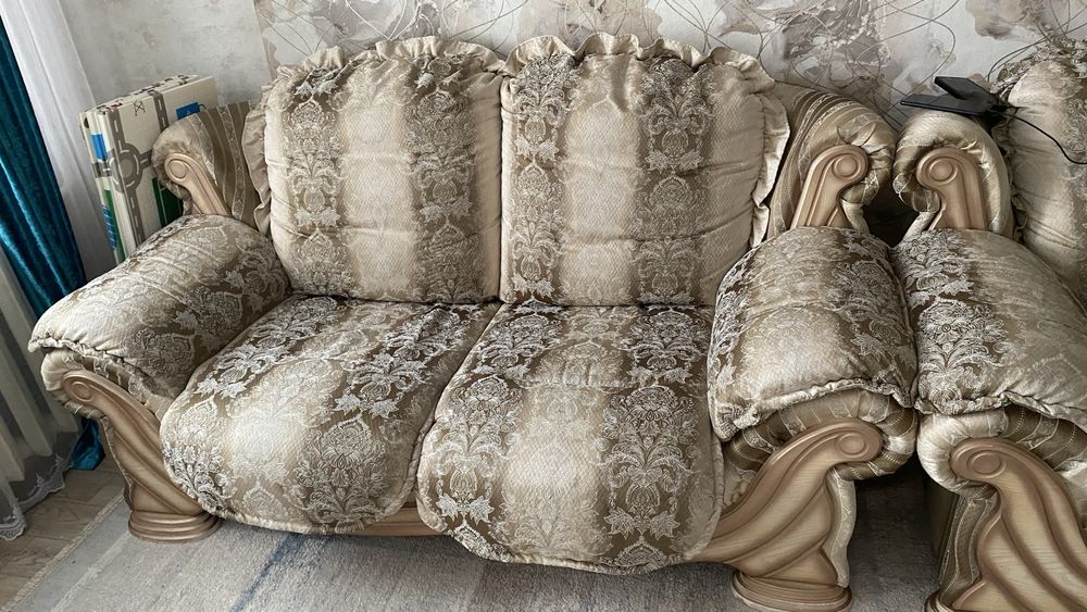 Продам диван тройка