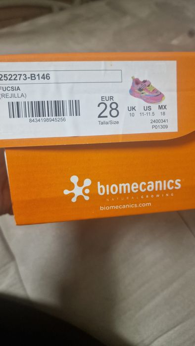 Обувки на Biomechanics