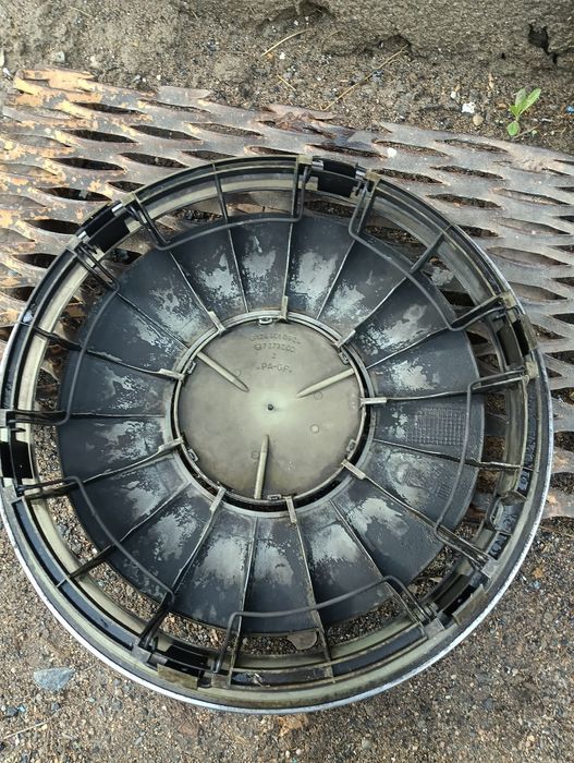 Продам колпаки 15 диаметр оригинал