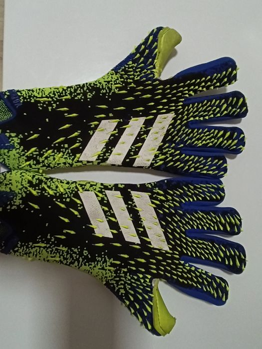 Перчатки Adidas predator