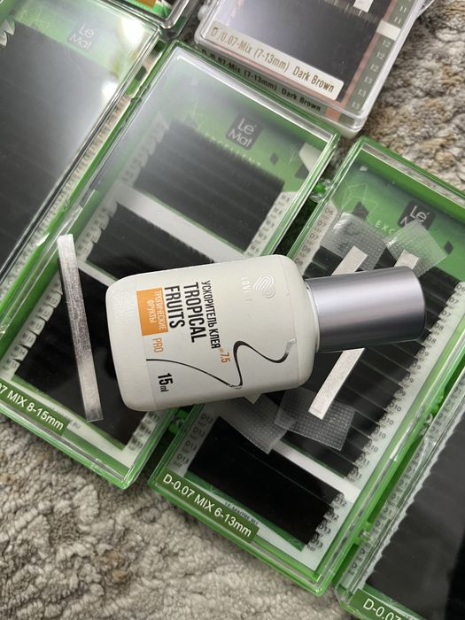 Продам для ресниц